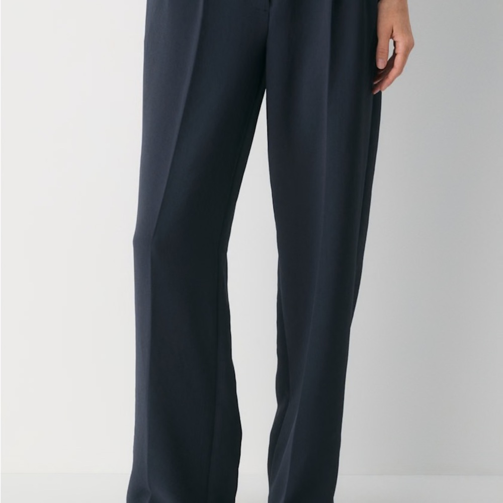 Aritzia Effortless Pants - Dark Night Navy